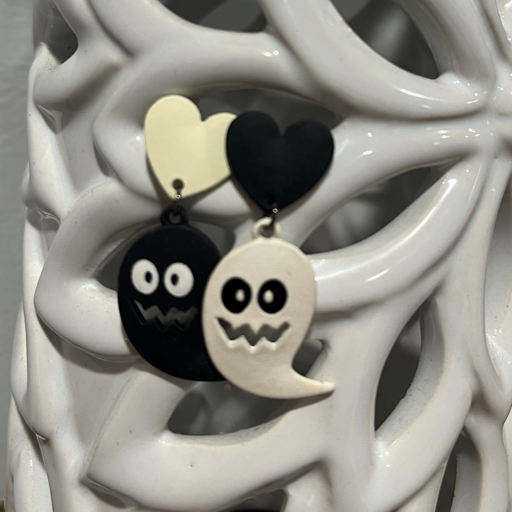 👻Ghost Earrings!